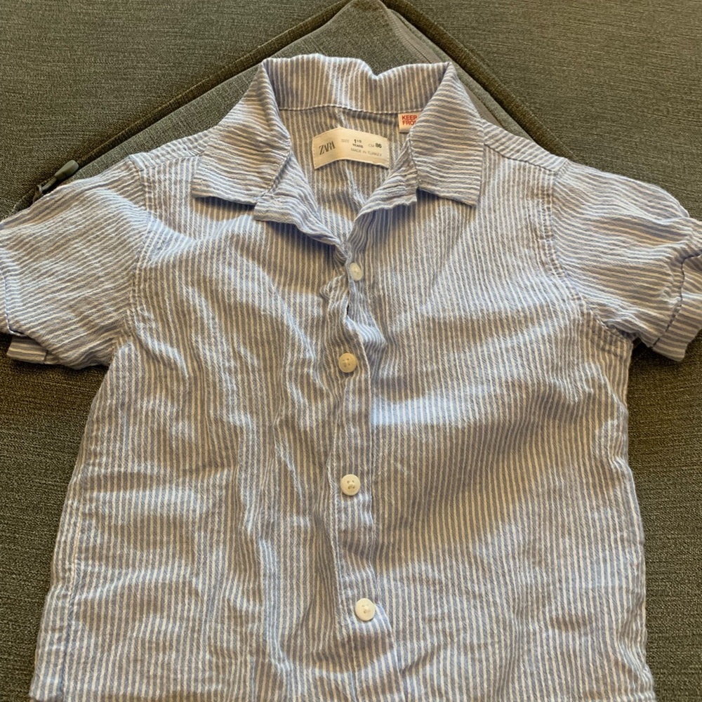 Zara Kids Light Blue Pinstripe Button-Up Shirt 1.5 years old